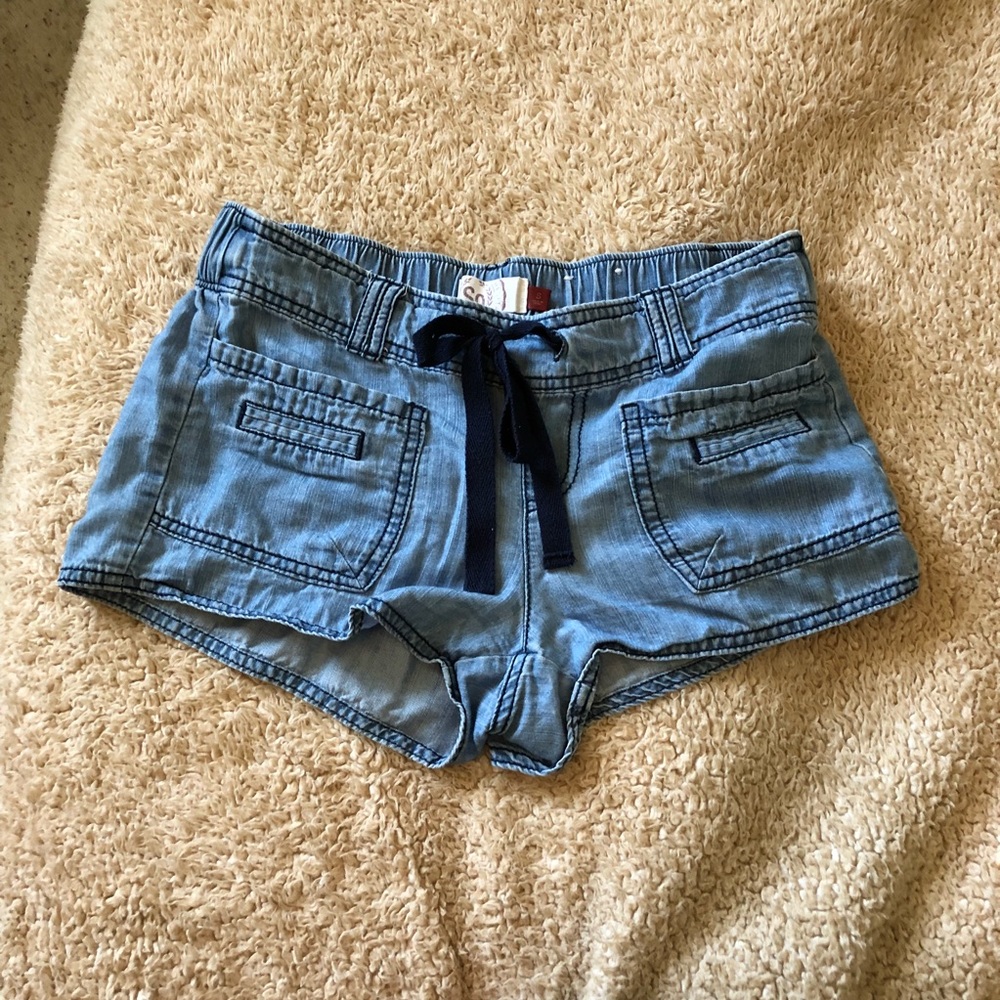 So flowy fake Jean shorts